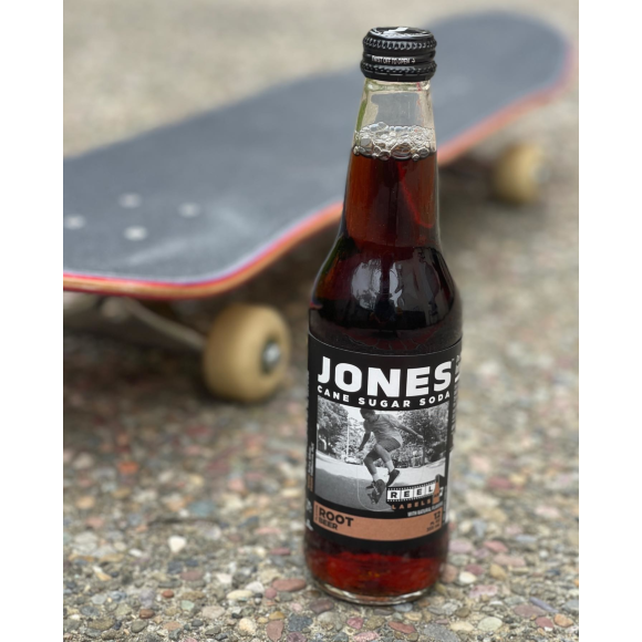 Jones™ Root Beer Craft Soft Drink 12 FL Oz Glass Bottles (12 Pack) Image2